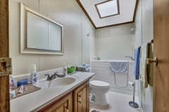 315-live-oak-guest-bath