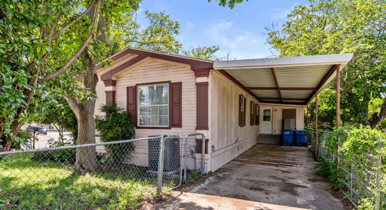24 Tumbleweed Dr