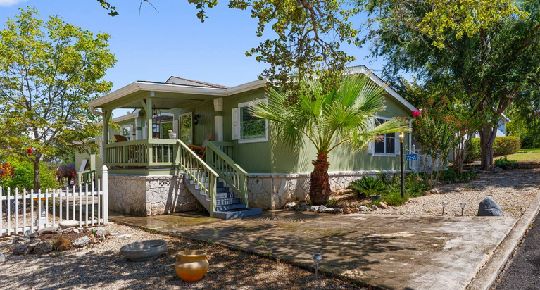 72 A North Apache Dr
